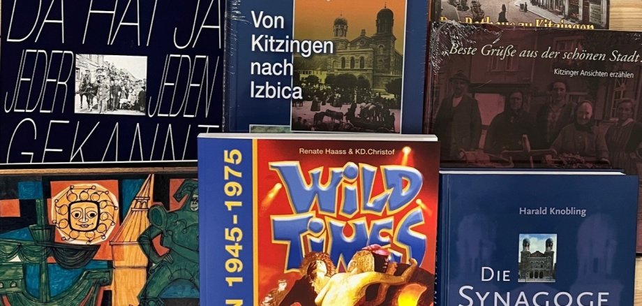 Buchverkauf Eine Auswahl der Bücher, die es im Rathaus zu erwerben gibt