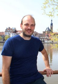 Klimaschutzmanager Martin Schneider am Stadtbalkon.