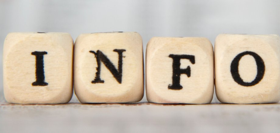 Symbol image Bild mit Würfel und den Buchstaben I N F O