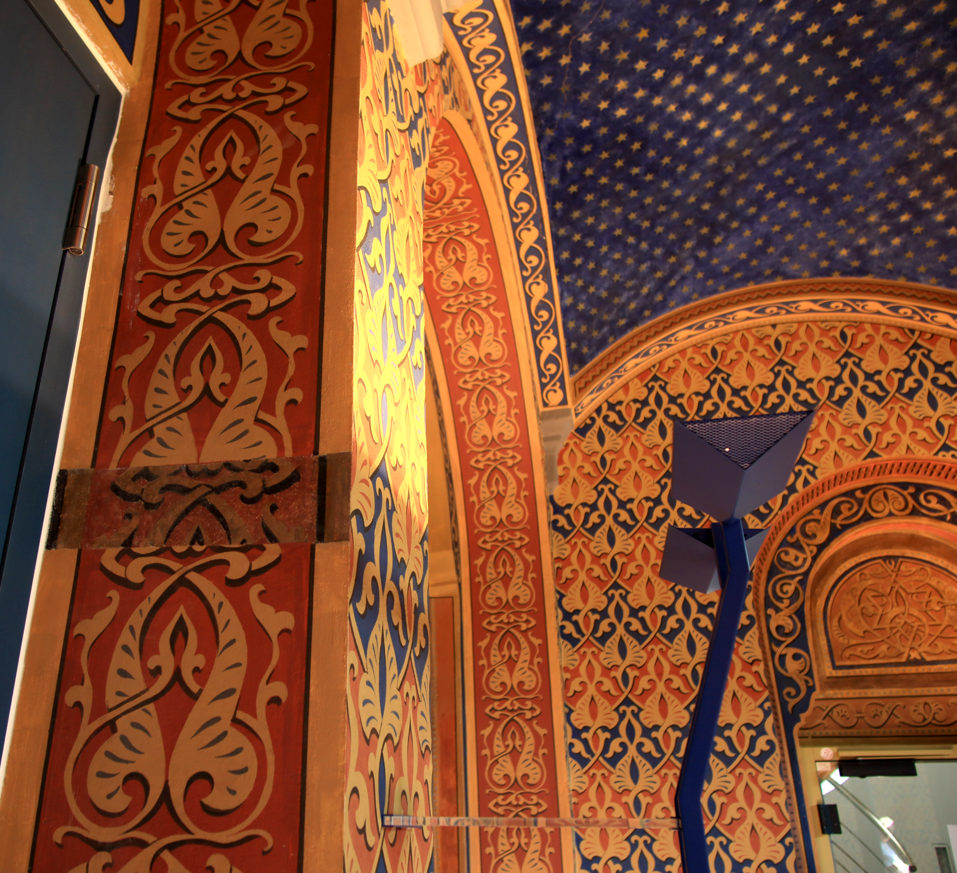 Beautiful wall decoration of the Old Synagogue from the inside