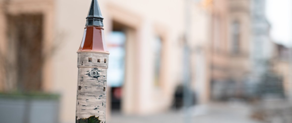 Guided tour of the towers of Kitzingen Ceramic figure of the Kitzingen butterfly tower
