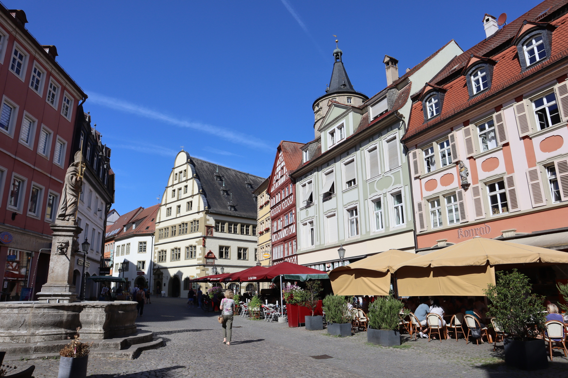 Kitzinger Marktplatz Häuser und Kiliansbrunnen am Kitzinger Marktplatz.