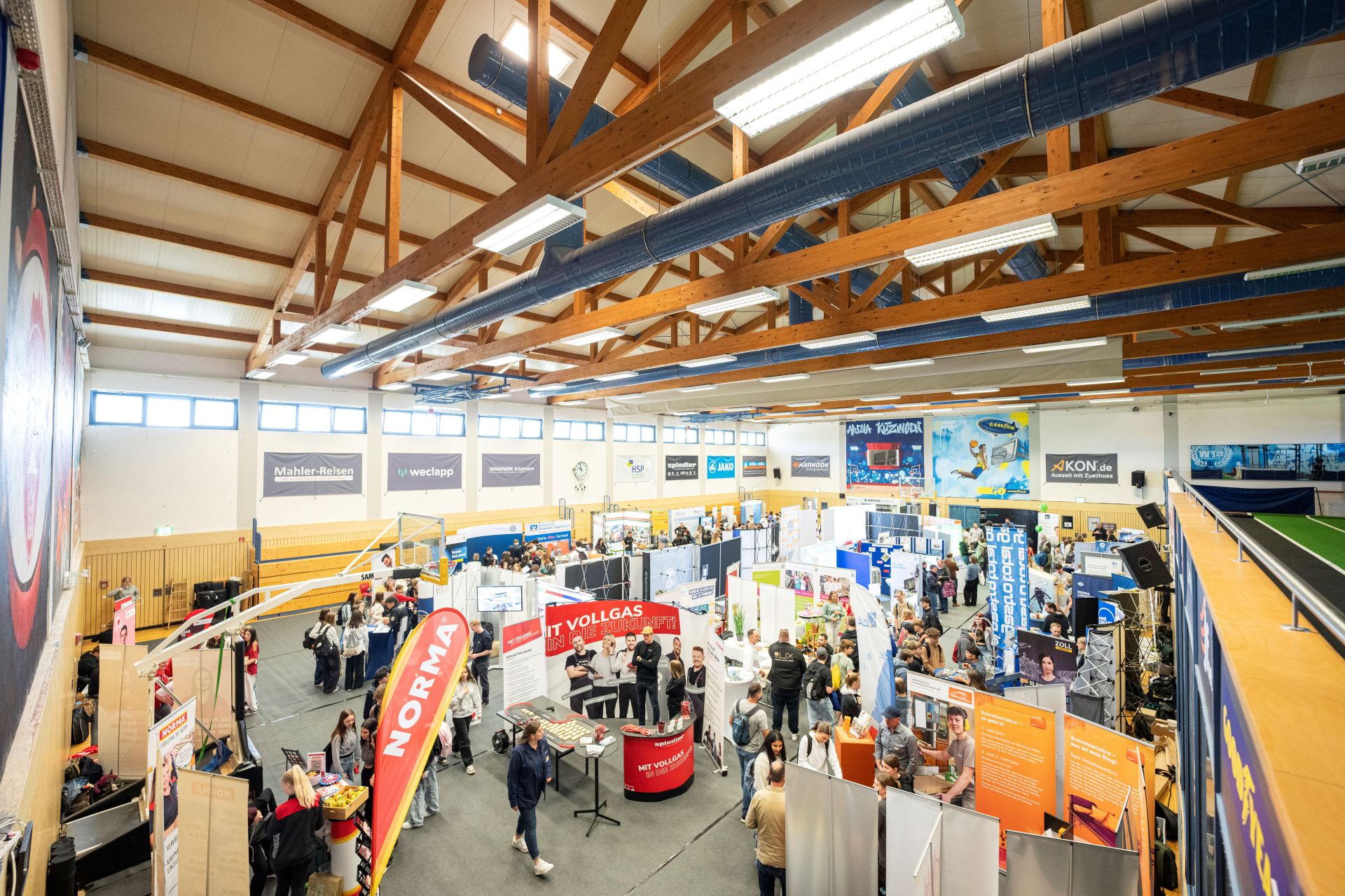 Die BIT lockt Jahr für Jahr hunderte neugierige Jugendliche in den Innopark.