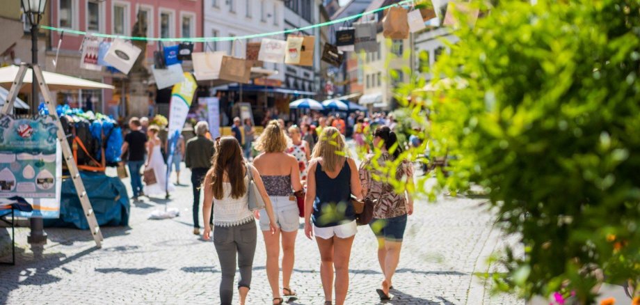Einen Tag in Kitzingen genießen und nach Herzenslust einkaufen: Am 15. August ist das besonders gut möglich. 