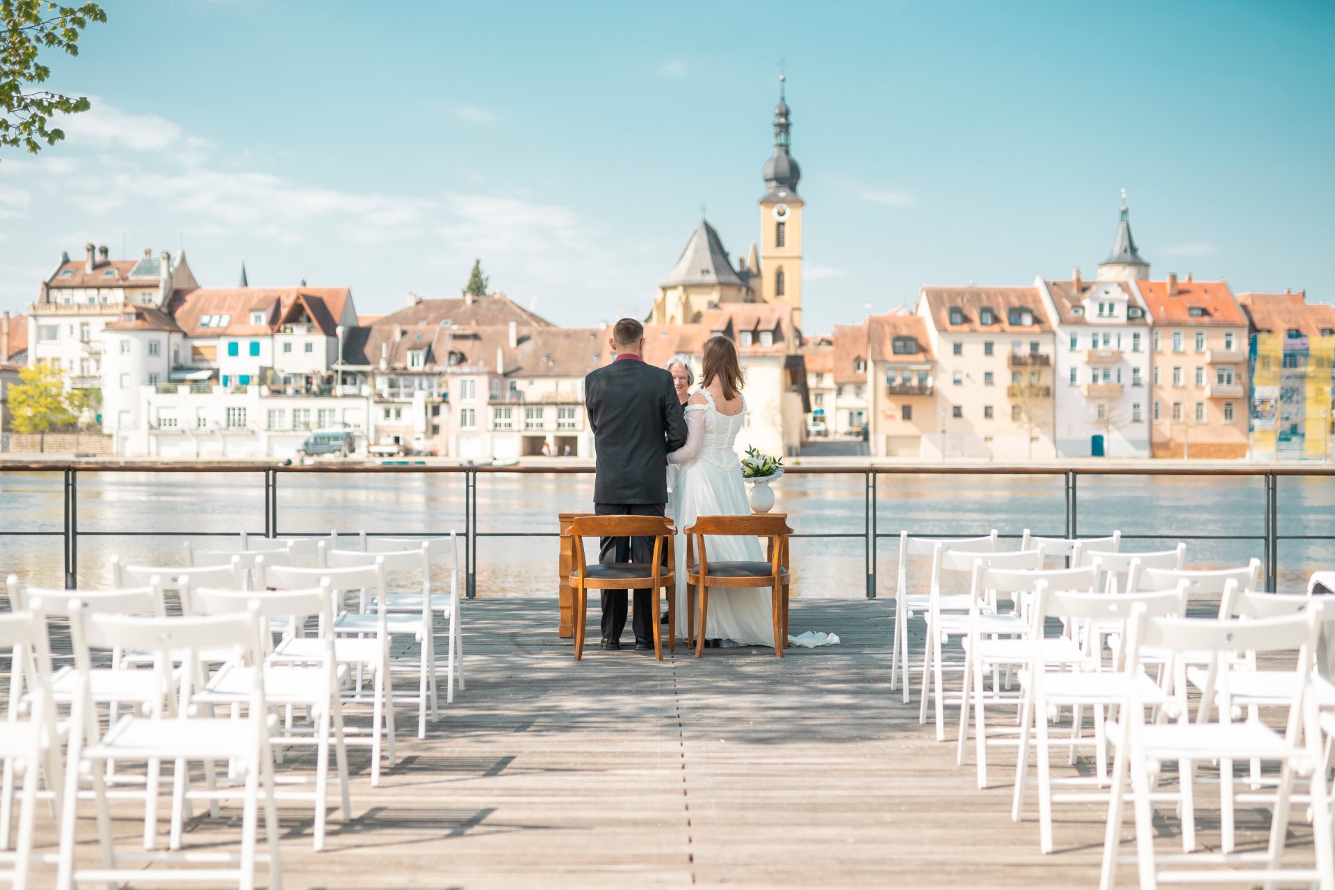 Hochzeiten - Mehr Terminangebote in Kitzingen Die Trauungen auf dem Stadtbalkon erfreuen sich großer Beliebtheit. Jetzt weitet die Stadt Kitzingen ihr Angebot aus.