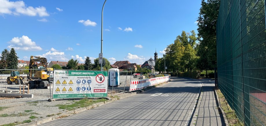 Sperrung am Bleichwasen Der Abschnitt der Straße "Am Bleichwasen" zwischen Einfahrt zum Wohnmobilstellplatz und Einfahrt zum Festplatz wird ab dem 31. August gesperrt.
