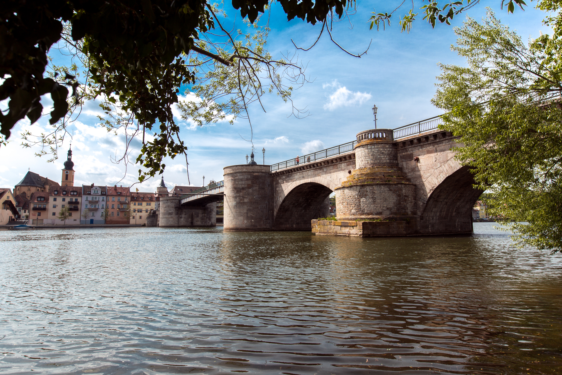 Tag des offenen Denkmals Die Alte Mainbrücke ist ein Programmpunkt beim Tag des offenen Denkmals am 13. September in Kitzingen.