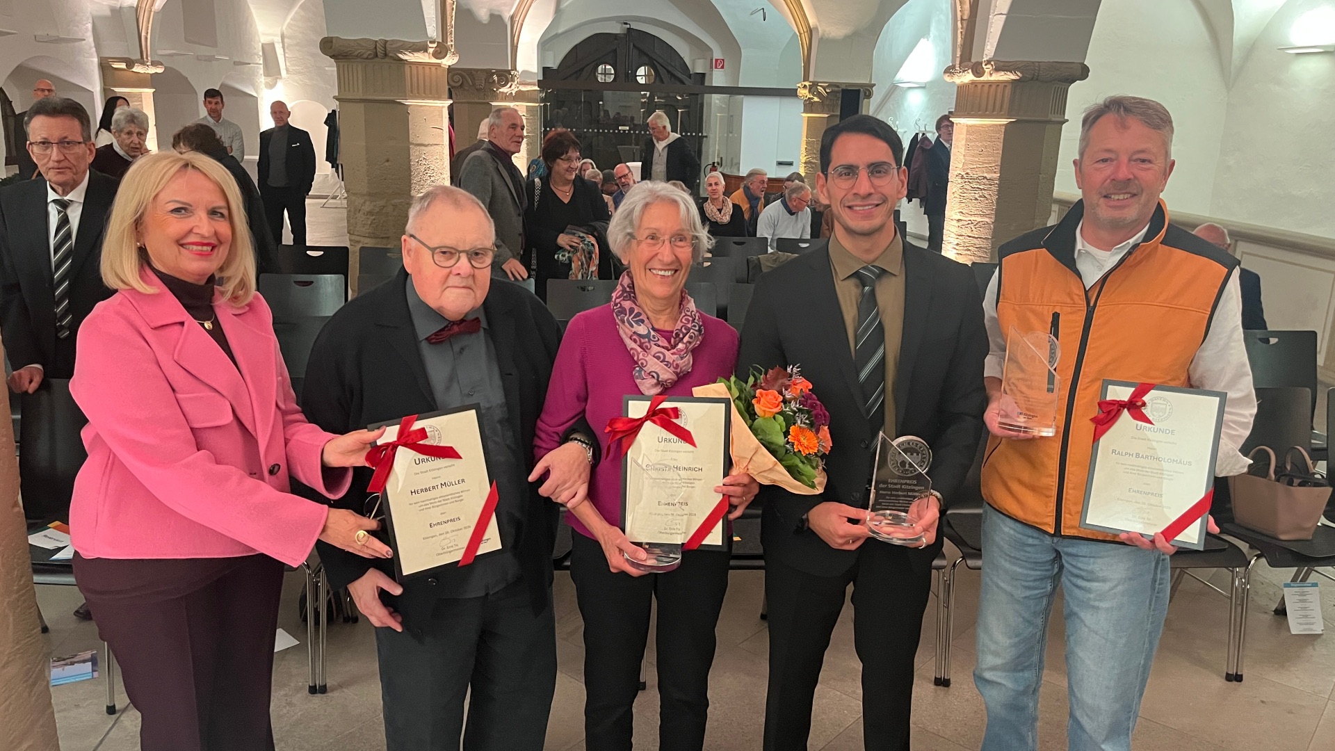 Ehrenpreis verliehen Auszeichnung für drei besondere Persönlichkeiten: Landrätin Tamara Bischof, Herbert Müller, Christa Heinrich, OB Dr. Enis Tiz und Ralph Bartholomäus.