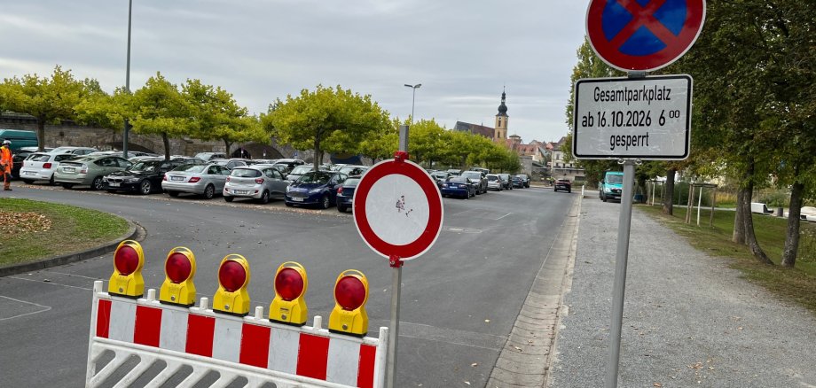 Der Bleichwasen-Parkplatz ist am Etwashäuser Kirchweih-Wochenende für Autofahrer gesperrt.