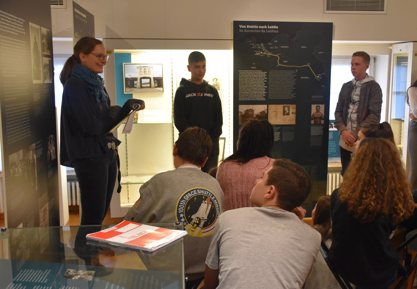 Schulklassenbesuch am Ausstellungsort Görlitz