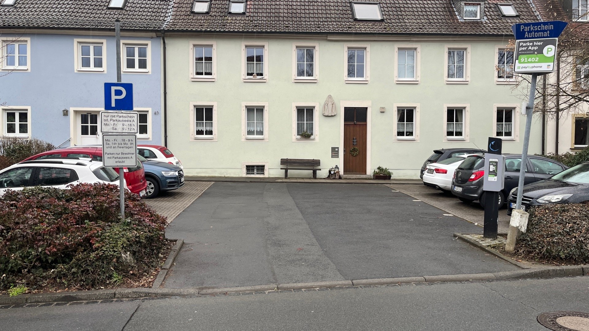 Bewohnerparken in der Schrannenstraße Kennzeichnung von Bewohnerparkplätzen in der Schrannenstraße.