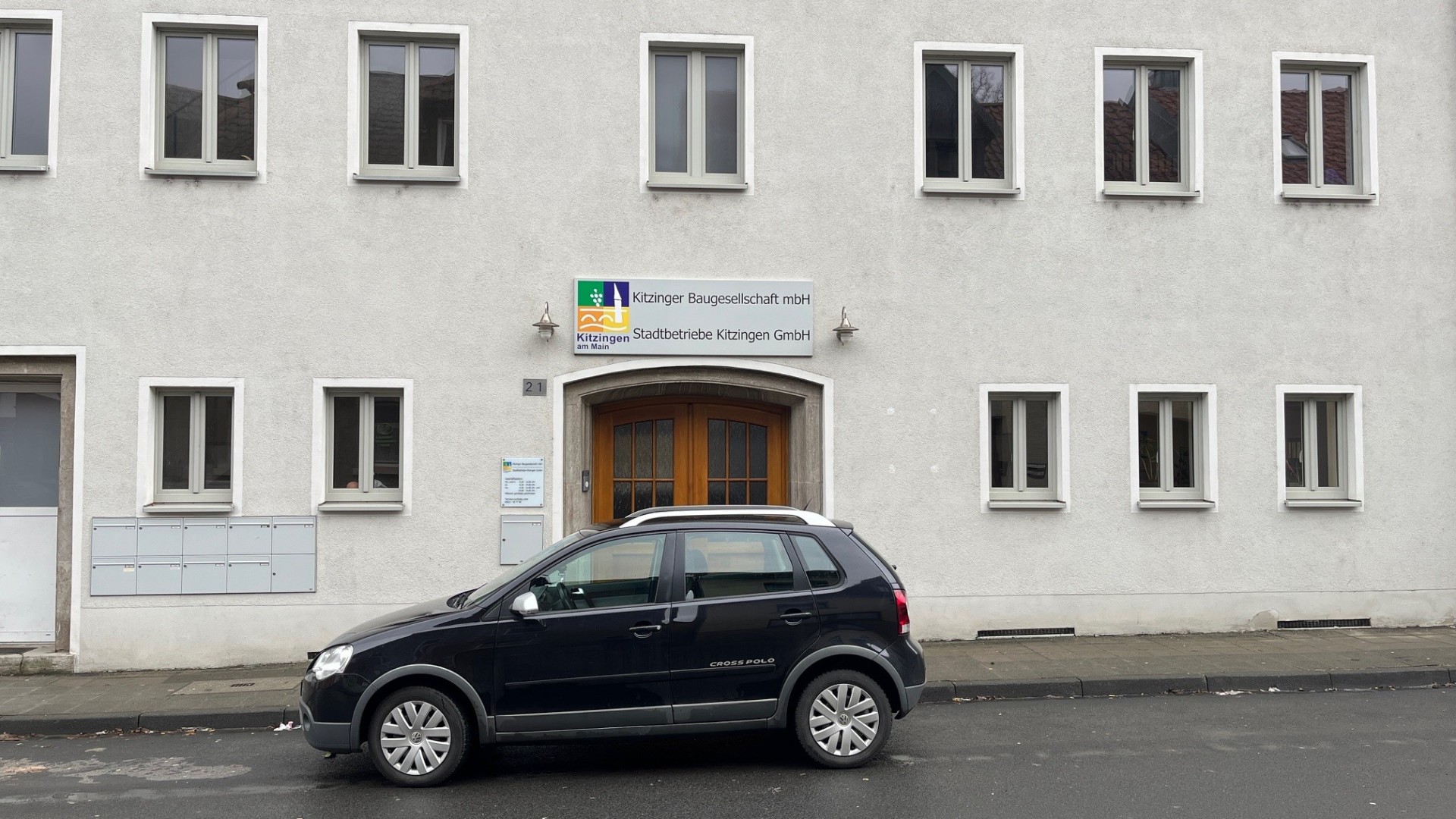 Kitzinger Bau GmbH und Stadtbetriebe GmbH Außenansicht des Gebäudes in der Würzburger Straße.