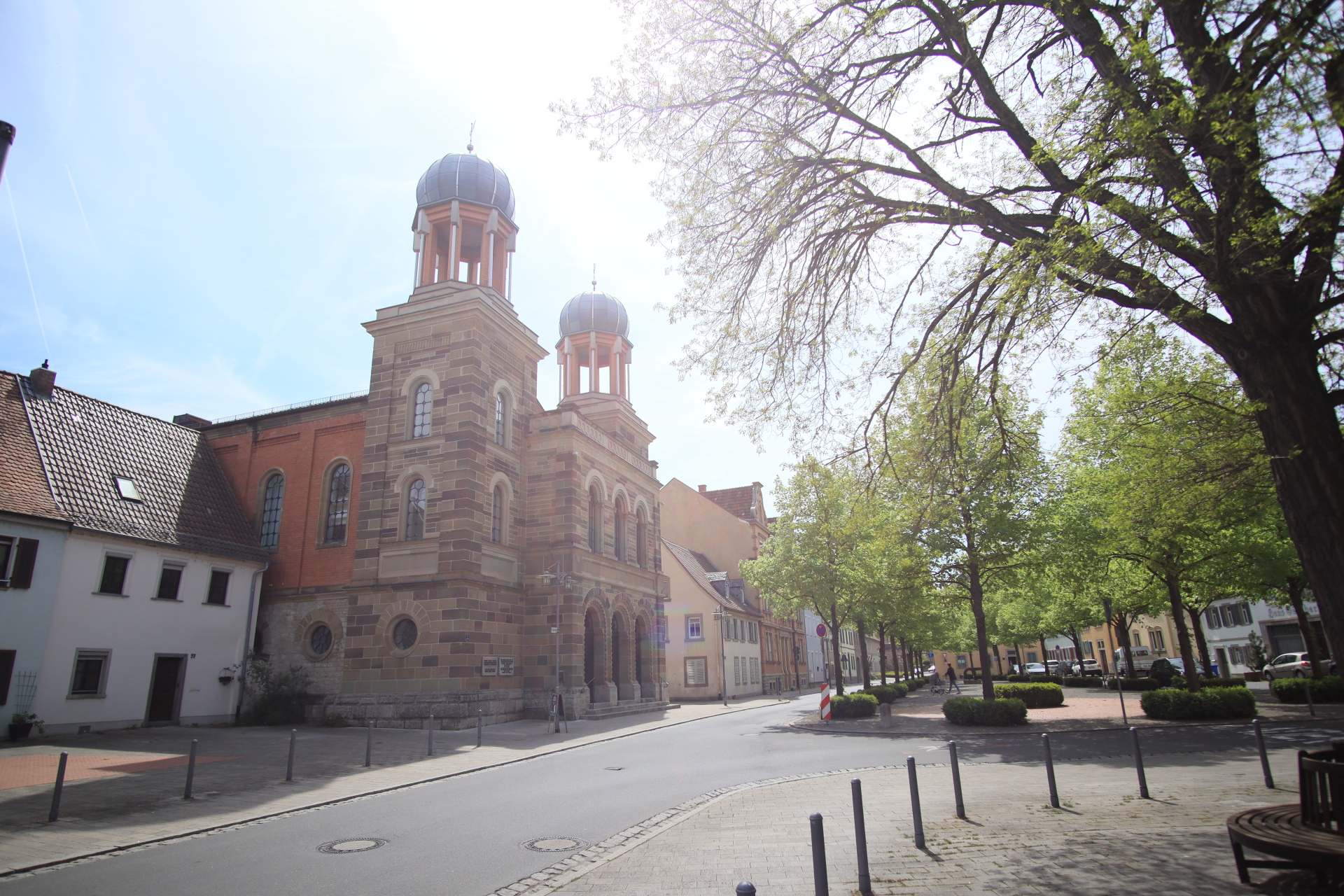 Bild von der Alten Synagoge von der Ferne