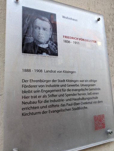 Bild von Glastafel mit Bild und Info über Friedrich Deuster und sein Wohnhaus